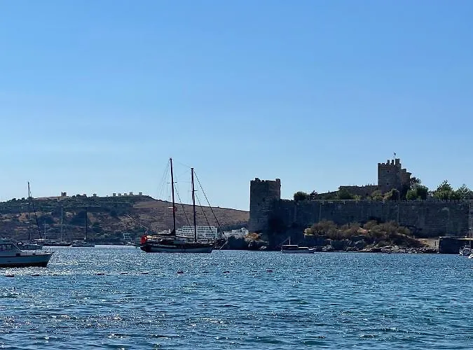 Bella Mila Suit Aparthotel 3*