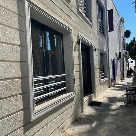 Bella Mila Suit בודרום